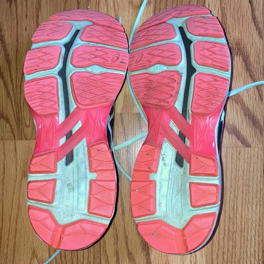 Women’s ASICS Gel Sneakers - Picture 4 of 9